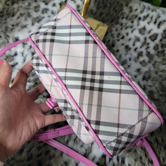 ✅️Firm!✅️ Authentic Burberry Pink Checkered Crossbody Bag - Picture 7 of 13